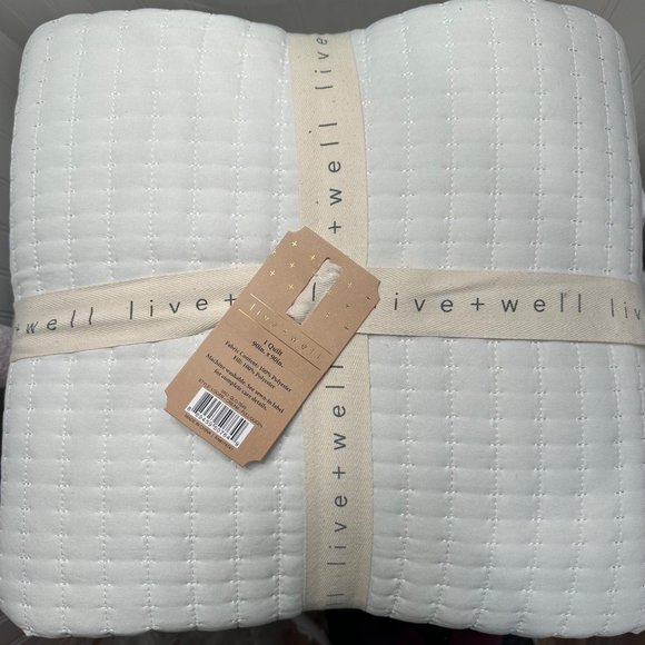 Live + Well Other - Live Well Full/Queen Quilt Cream 90 x 90